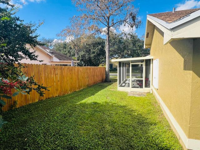4241 Green Forest Way, Boynton Beach, FL 33436