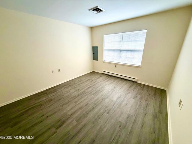 842B Inverness Court, Lakewood, NJ 08701