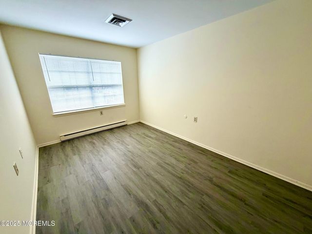 842B Inverness Court, Lakewood, NJ 08701