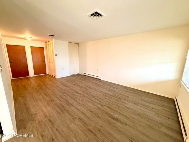 842B Inverness Court, Lakewood, NJ 08701