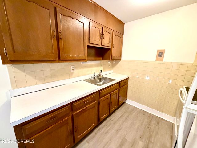 842B Inverness Court, Lakewood, NJ 08701