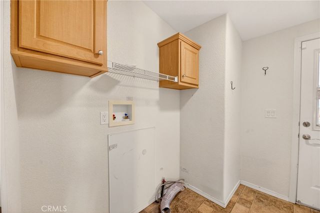 725 W Thornton 10, Hemet, CA 92543