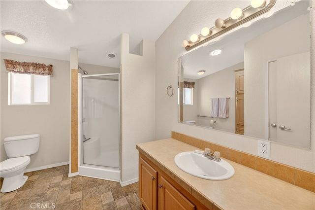 725 W Thornton 10, Hemet, CA 92543