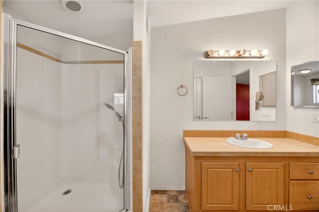 725 W Thornton 10, Hemet, CA 92543