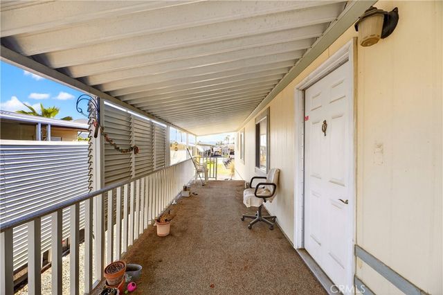 725 W Thornton 10, Hemet, CA 92543