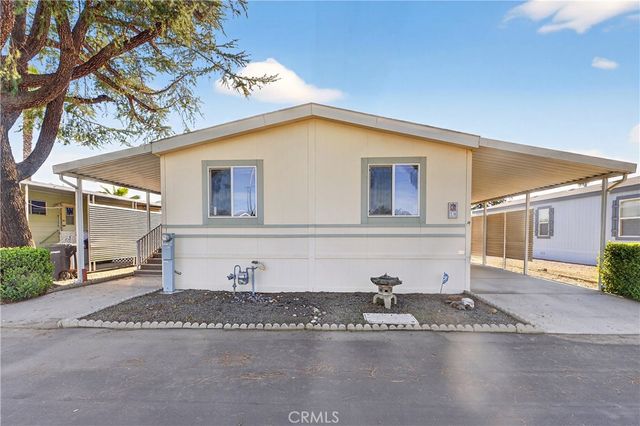 725 W Thornton 10, Hemet, CA 92543