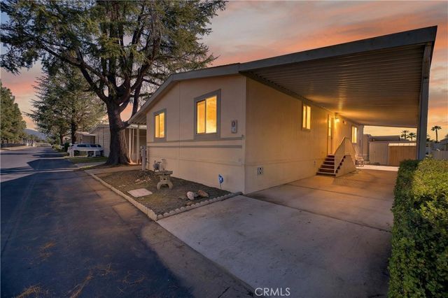 725 W Thornton 10, Hemet, CA 92543