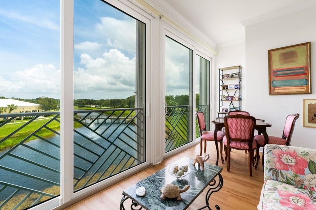 1510 Oak Harbor Boulevard 303, Vero Beach, FL 32967