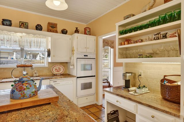 407 N Avenue Z, Clifton, TX 76634