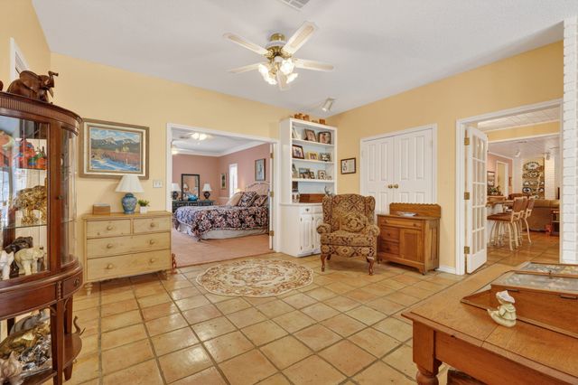 407 N Avenue Z, Clifton, TX 76634