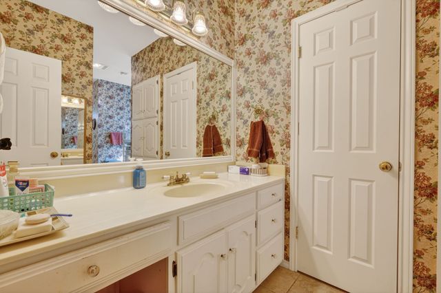 407 N Avenue Z, Clifton, TX 76634