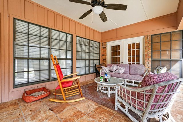 407 N Avenue Z, Clifton, TX 76634