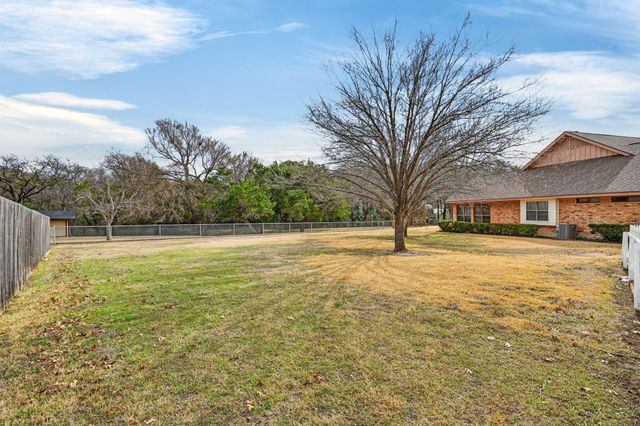 407 N Avenue Z, Clifton, TX 76634