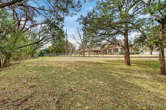407 N Avenue Z, Clifton, TX 76634