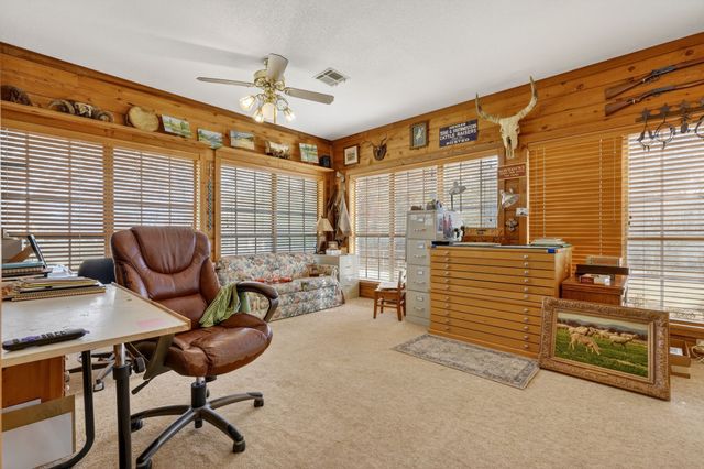 407 N Avenue Z, Clifton, TX 76634