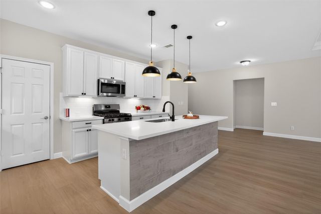 2080 Lost Timbers Drive, Conroe, TX 77304