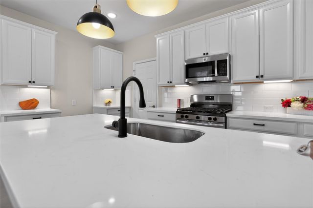 2080 Lost Timbers Drive, Conroe, TX 77304