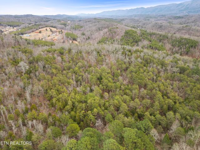 3940 Allegheny Loop Rd, Maryville, TN 37803