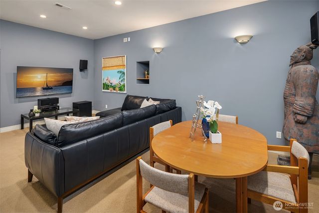 8418 Island Drive S, Seattle, WA 98118