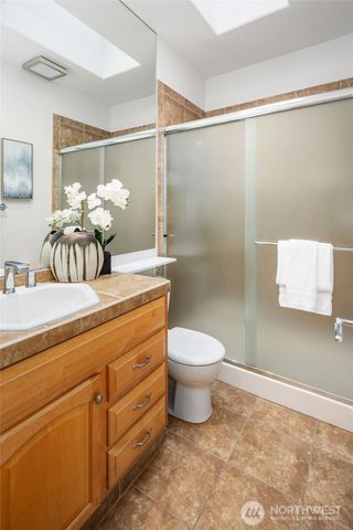 8418 Island Drive S, Seattle, WA 98118