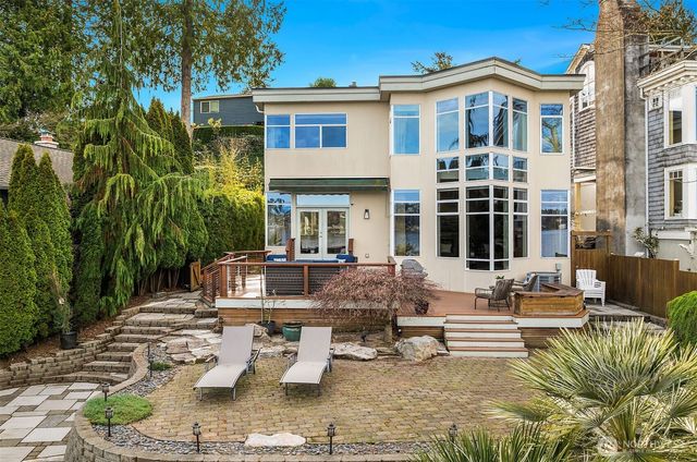 8418 Island Drive S, Seattle, WA 98118