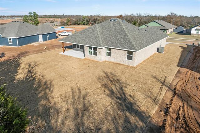 4608 Lincoln Landing, Harrah, OK 73045