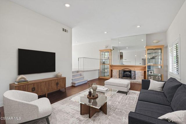 250 W Avenida De Las Flores, Thousand Oaks, CA 91360