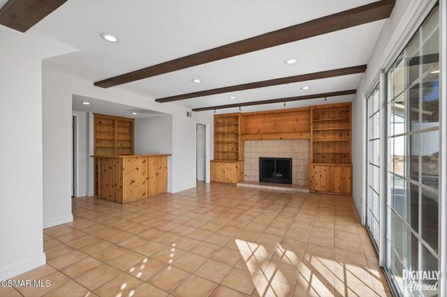 250 W Avenida De Las Flores, Thousand Oaks, CA 91360