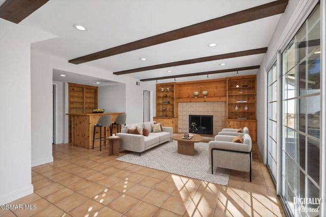 250 W Avenida De Las Flores, Thousand Oaks, CA 91360