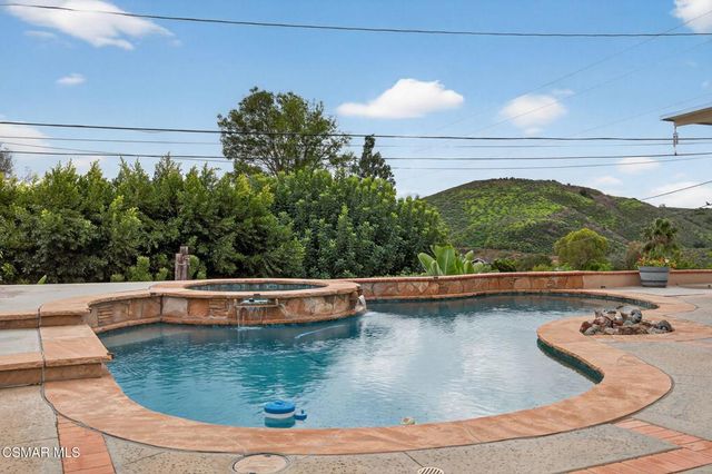 250 W Avenida De Las Flores, Thousand Oaks, CA 91360