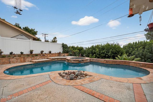 250 W Avenida De Las Flores, Thousand Oaks, CA 91360