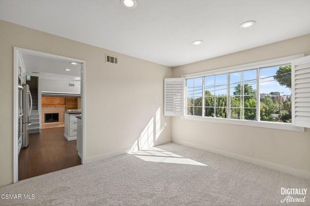 250 W Avenida De Las Flores, Thousand Oaks, CA 91360