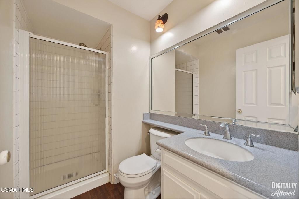 Image 14 of property listing at 250 W Avenida De Las Flores, Thousand Oaks, CA 91360