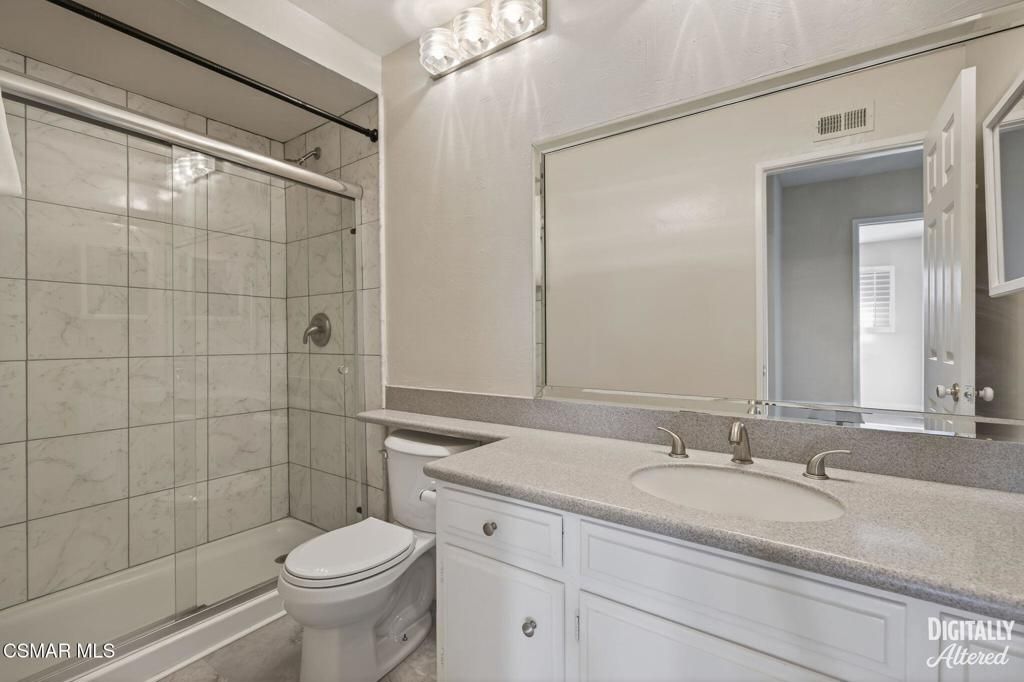 Image 23 of property listing at 250 W Avenida De Las Flores, Thousand Oaks, CA 91360