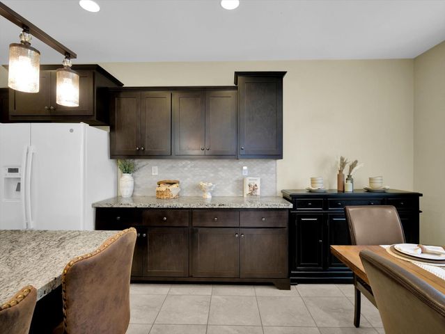 582 Pasture Ave, Lathrop, CA 95330