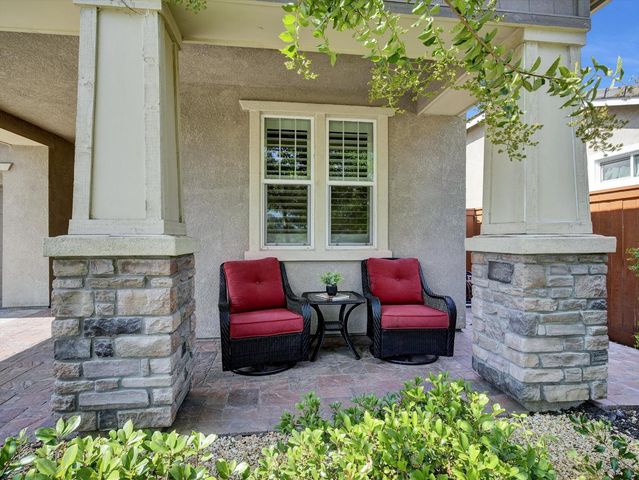 582 Pasture Ave, Lathrop, CA 95330