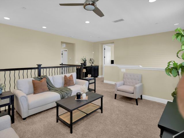 582 Pasture Ave, Lathrop, CA 95330