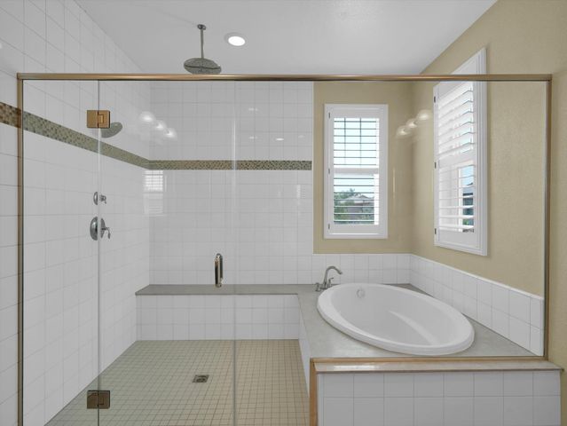 582 Pasture Ave, Lathrop, CA 95330