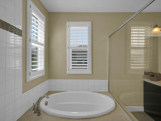 582 Pasture Ave, Lathrop, CA 95330