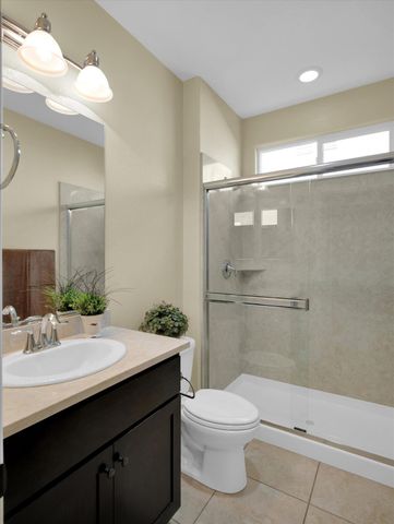 582 Pasture Ave, Lathrop, CA 95330