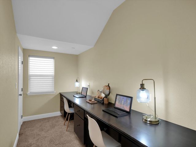 582 Pasture Ave, Lathrop, CA 95330