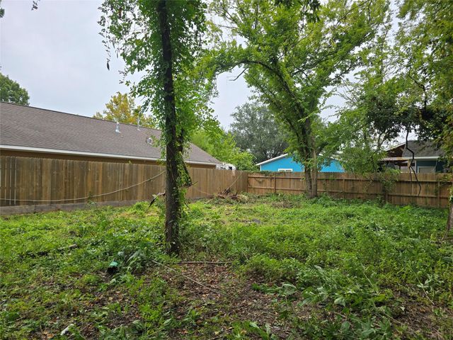 8930 Hollock Street, Houston, TX 77075