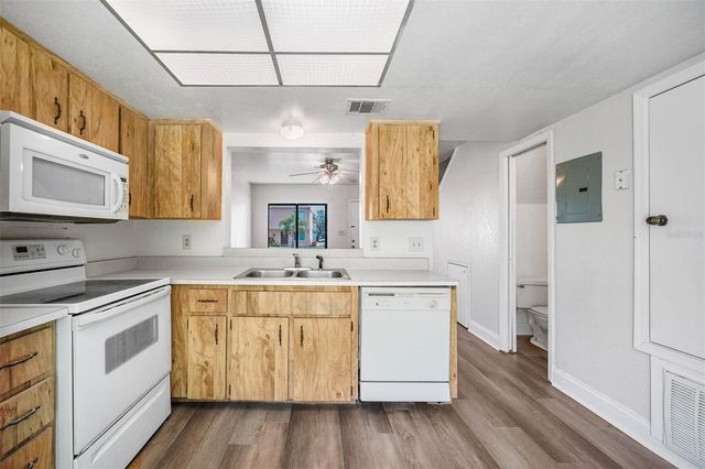 12062 TIFT CIRCLE, Orlando, FL 32826