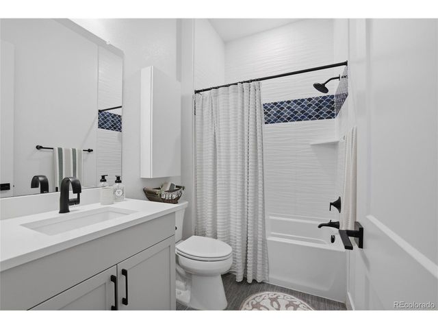 2104 Bellcove Dr, Castle Rock, CO 80108