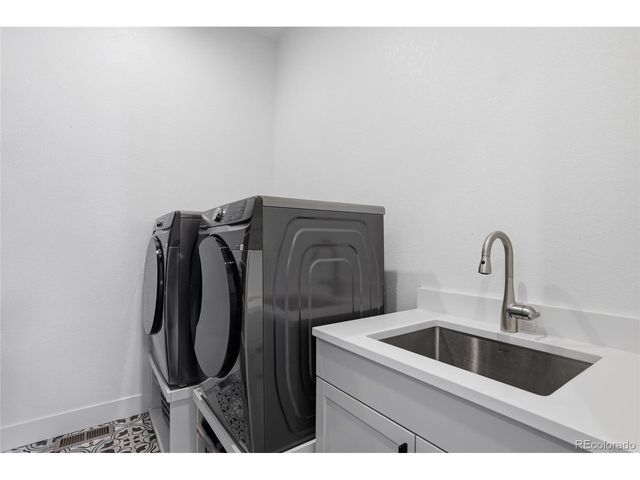 2104 Bellcove Dr, Castle Rock, CO 80108
