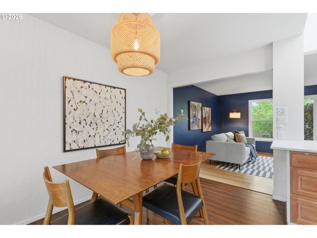 1212 Sw CHESTNUT Dr, Portland, OR 97219