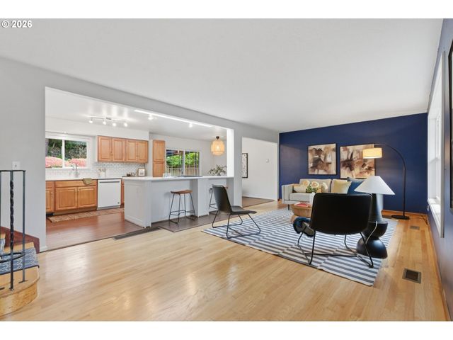 1212 Sw CHESTNUT Dr, Portland, OR 97219