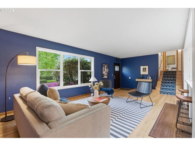 1212 Sw CHESTNUT Dr, Portland, OR 97219