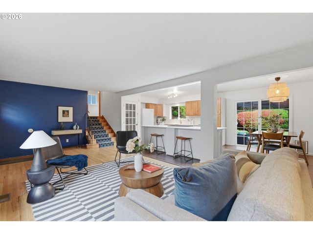 1212 Sw CHESTNUT Dr, Portland, OR 97219