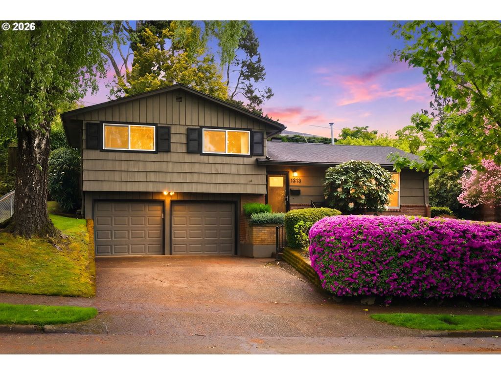 1212 Sw CHESTNUT Dr, Portland, OR 97219